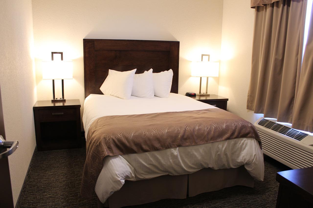 Prairie Moon Inn & Suites Macklin Exteriér fotografie
